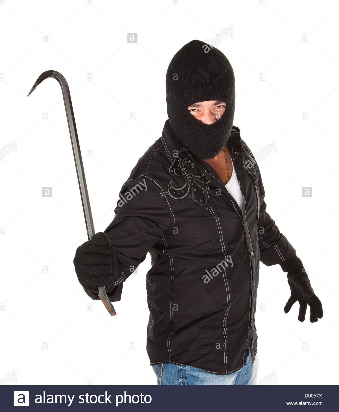 Cliquez sur l'image pour la voir en taille relle 

Nom : 		menacing-robber-weilding-a-big-crowbar-on-white-background-D0057X.jpg 
Affichages :	155 
Taille :		109,9 Ko 
ID : 			290458